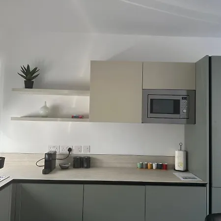 2 Bedroom Penthouse Apartment *