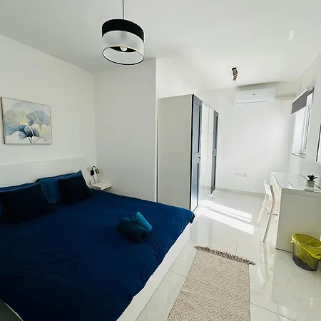 2 Bedroom Penthouse * Sliema