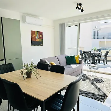 2 Bedroom Penthouse * Sliema