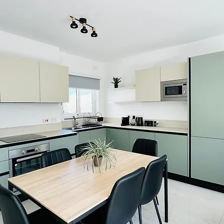 2 Bedroom Penthouse 公寓