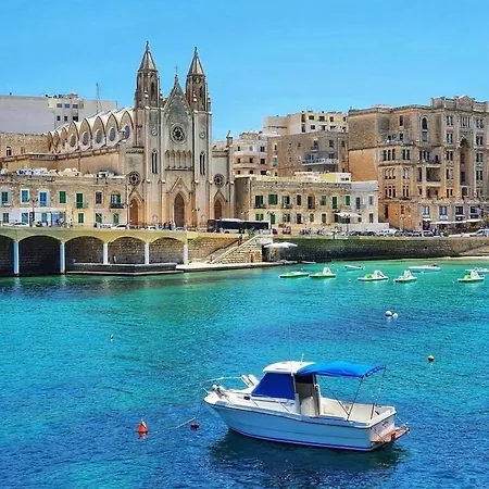 2 Bedroom Penthouse Apartment *