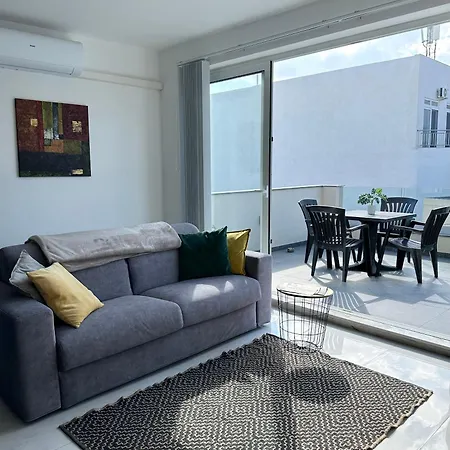 2 Bedroom Penthouse Apartment Sliema